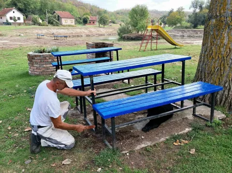 Uređeno Jezerce u Šarengradu - meštani daju svoj doprinos u uređenju okoliša i dodatnih sadržaja