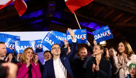 epaselect epa11632976 Chairman and top candidate of the Freedom Party of Austria (FPOe) Herbert Kickl (C) celebrates during FPOe election event after parliamentary elections in Vienna, Austria, 29 September 2024. Austria's far-right Freedom Party is heading for an unprecedented general election victory under leader Herbert Kickl, according to projections. EPA/FILIP SINGER