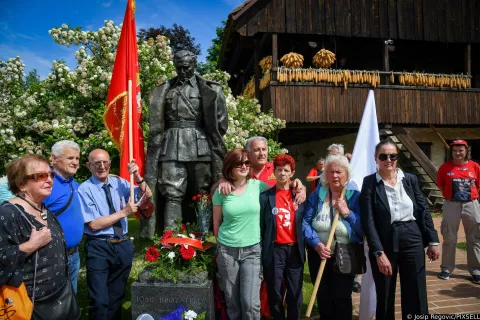 21.05.2022. Kumrovec - Oko rodne kuce Josipa Broza Tita odrzava se "Dan mladosti", a njegove pristase okupile su se kako bi obiljezili njegov 130 rodjendan. Photo: Josip Regovic/PIXSELL