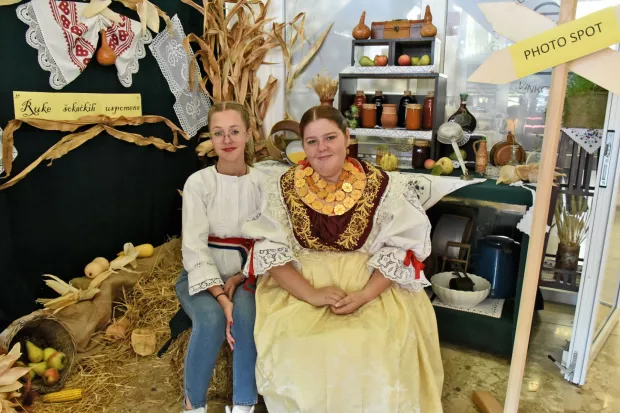 Slavonija...Vinkovci...01.10.2024.Srednja strukovna &scaron;kola; održan 4. Tradicijski sokak; foto Gordan Panić
