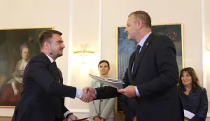 Osijek, 01. 10. 2024, Trg Ante Starčevića 2. Župan Mato Lukić i podpredsjednik Republike Srpske iz reda hrvatskog naroda Davor Pranjić potpisali pismo namjere o suradnji...snimio GOJKO MITIĆ