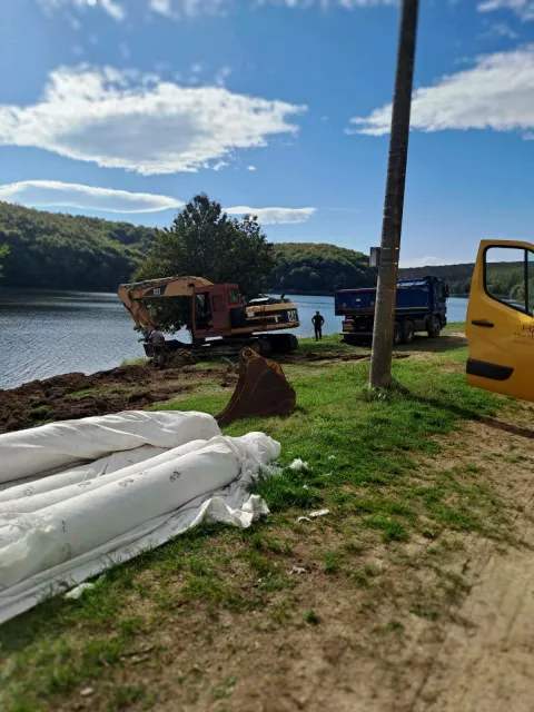 ĐAKOVO/DRENJEJezero BorovikRujan 2024.Počeli radovi na gradnji plaže, bazena i veza