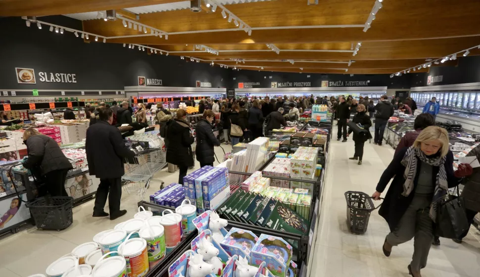 snimio Davor KIBEL,Osijek, 17.03.2016.  Lidl, Čepinska, Otvaranje obnovljene trgovine Lidl