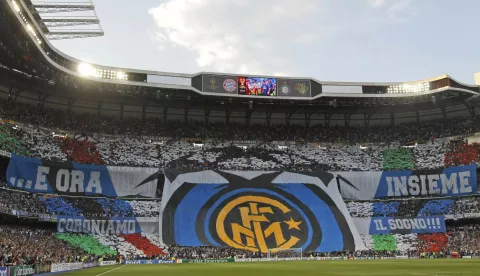 Inter Milan fans before the Champions League final soccer match between Bayern Munich and Inter Milan at the Santiago Bernabeu stadium in Madrid, Saturday May 22, 2010. (AP Photo/Victor R. Caivano)