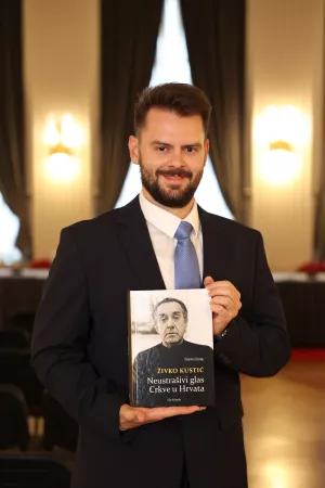 MAGAZIN nekoliko fotografija s večera&scaron;njega predstavljanja knjige don Živka Kustića za objavu u Va&scaron;em mediju.GK/IVAN TA&Scaron;EV
