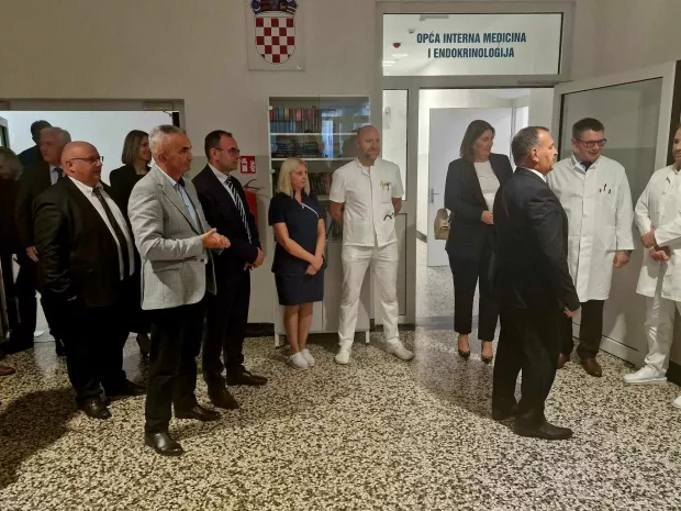 Ministar Vili Bero&scaron; u pože&scaron;koj bolnici