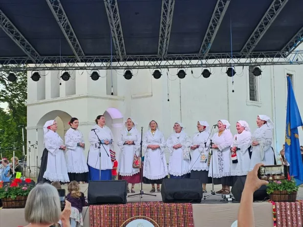 Ženska pjevačka skupina "&Scaron;okice" (udruga "&Scaron;okačka grana", OsijekUstupljena fotografija