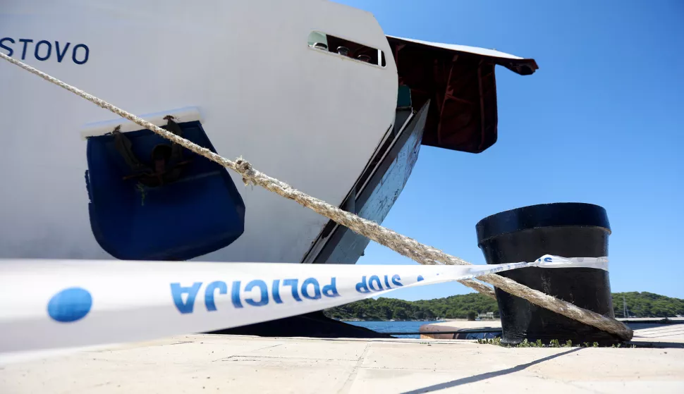 12.08.2024., Mali Losinj - U padu ulazne rampe trajekta&nbsp;Lastovo&nbsp;u trajektnom&nbsp;pristanistu u Malom Losinju trojica mornara Jadrolinije su poginula, a jedan je tesko ozlijedjen. Photo: Nel Pavletic/PIXSELL