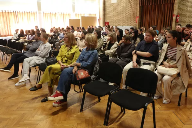 David: Ako se netko zatvori u sobu i bude satima na mobitelu, to nije dobro