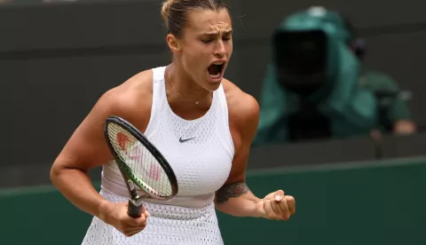 epa10741596 Aryna Sabalenka of Belarus reacts during her Women's Singles quarter-finals match against Madison Keys of USA at the Wimbledon Championships, Wimbledon, Britain, 12 July 2023. EPA/NEIL HALL  EDITORIAL USE ONLY