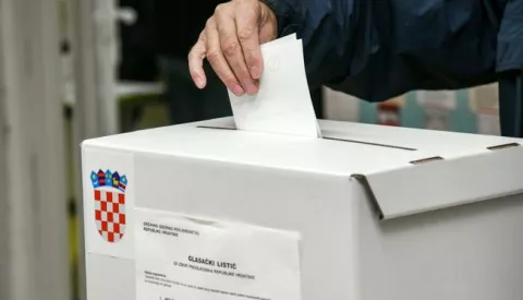 22.12.2019., Zagreb - U 7 sati ujutro otvorila su se biracka mjesta za izbor predsjednika Republike Hrvatske.Photo: Josip Regovic/PIXSELL