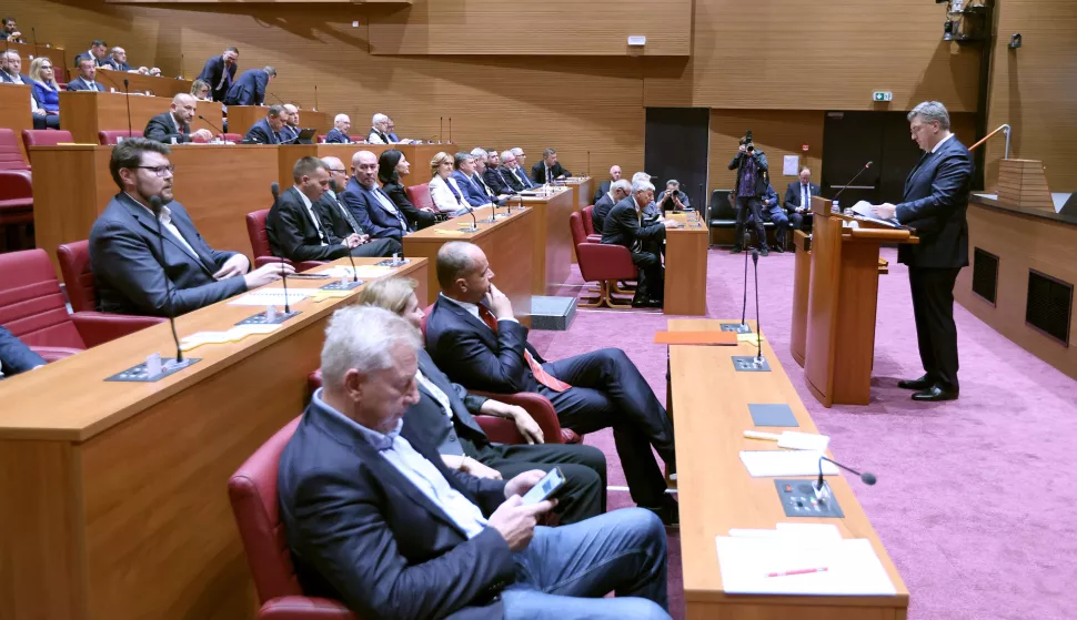 15.10.2024., Zagreb - Predsjednik Vlade Andrej Plenkovic dosao je u sabornicu i podnosi Saboru izvesce o radu Vlade Republike Hrvatske. Photo: Patrik Macek/PIXSELL