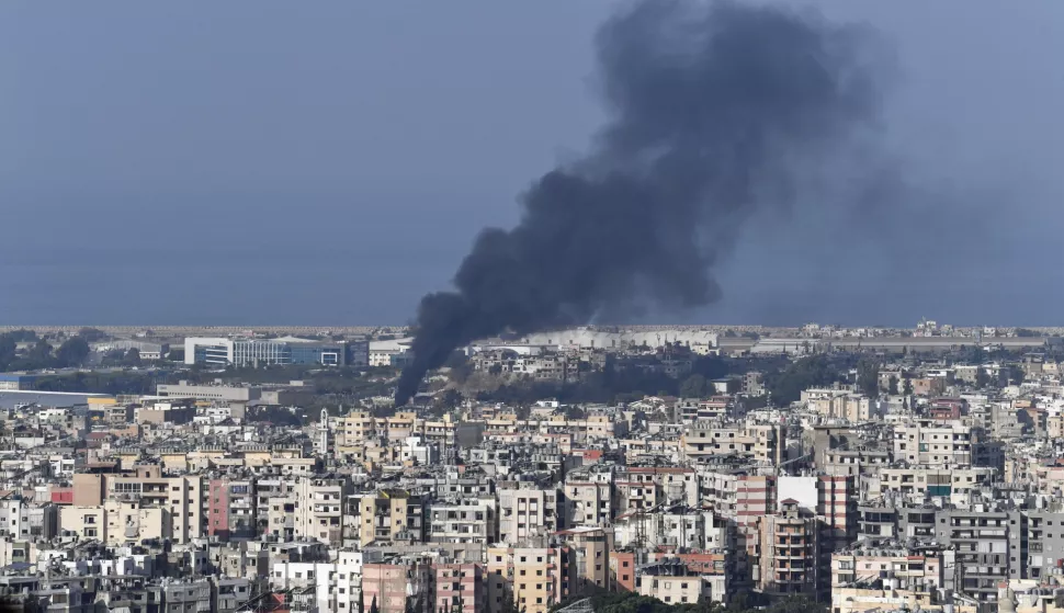 epa11661704 Smoke billows after an Israeli air strike on Dahieh, a southern suburb of Beirut, Lebanon, 16 October 2024. According to the Lebanese Ministry of Health, more than 2,350 people have been killed and over 10,906 have been injured in Lebanon since the start of hostilities. The Israeli Army said that the strikes early on 16 October targeted Hezbollah facilities in Beirut's southern suburb. EPA/STR