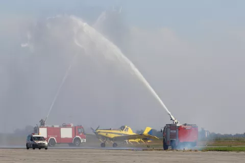 Osijek, 21. 10. 2024, Klisa, Zračna luka Osijek, ZLO. Obitelj Vlašić kupila Air Tractror u Canadi i dovezla ga u Osijek. Svečani doćek u Zračnoj Luci Osijek,snimio GOJKO MITIĆ