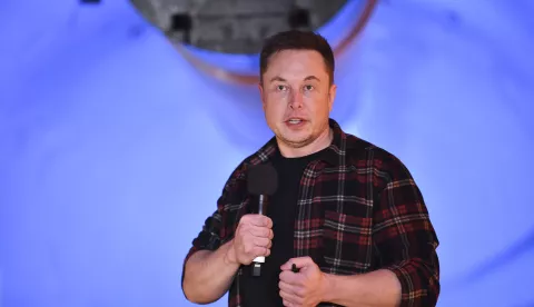 epa07239495 Elon Musk, co-founder and chief executive officer of Tesla Inc., speaks during an unveiling event for the Boring Company Hawthorne tunnel in Hawthorne, California, USA, 18 December 2018. The Boring Company officially opened the Hawthorne tunnel, a preview of Elon Musk's larger vision to ease Los Angeles traffic. EPA/ROBYN BECK/POOL