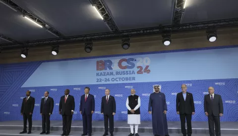 epa11676770 (L-R) Ethiopian Prime Minister Abiy Ahmed, Egyptian President Abdel Fattah al-Sisi, South African President Cyril Ramaphosa, Chinese President Xi Jinping, Russian President Vladimir Putin, Indian Prime Minister Narendra Modi, the United Arab Emirates' President Sheikh Mohamed bin Zayed Al Nahyan, Iranian President Masoud Pezeshkian and Brazilian Foreign Minister Mauro Vieira pose during family photo before a plenary session of the BRICS 2024 Summit in Kazan, Russia, 23 October 2024. The BRICS summit takes place from 22 to 24 October. EPA/MAXIM SHIPENKOV