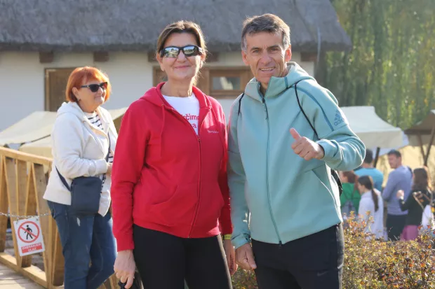 Kopačevo, 26. 10. 2024, 9. Baranjski Ferivi Polumaraton. Start 9. Baranjskog Ferivi Polumaratona, Utrka građana i &scaron;tafeta "1/x"... Martina Dalić, predsjednica uprave Podravke i Daniel Ikica.snimio GOJKO MITIĆ