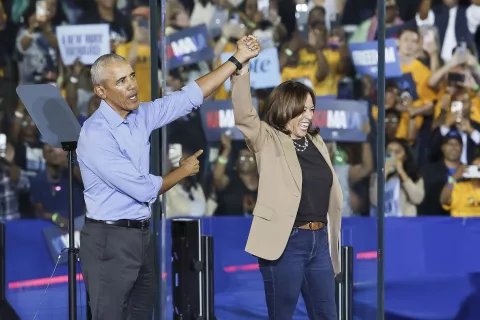 epa11681908 Former US President Barack Obama campaigns with Democratic presidential candidate, US Vice President Kamala Harris, at the James R. Hallford Stadium in Clarkston, Georgia, USA, 24 October 2024. Harris is running against former US president and Republican presidential nominee Donald Trump and the United States will hold its election on 05 November 2024. EPA/ERIK S. LESSER