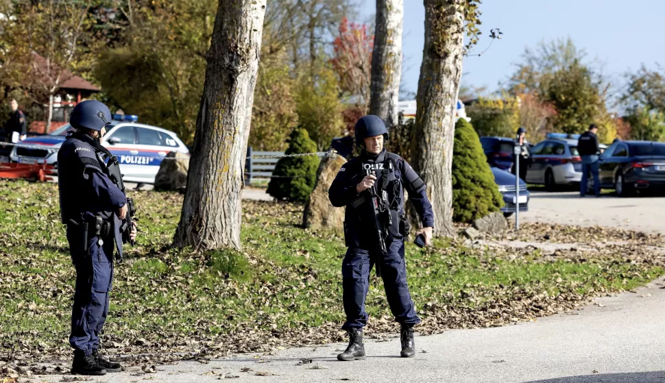 epa11689038 Austrian police secure the area near the scene of a shooting incident in Kirchberg ob der Donau, Austria, 28 October 2024. Police in Kirchberg ob der Donau in the northern Austrian state of Upper Austria have been conducting a major operation since the morning of 28 October 2024. A spokeswoman for the state police confirmed that a man is suspected of having shot dead two people, including the mayor of Kirchberg. The suspect is still on the run. EPA/FRANZ PLECHINGER