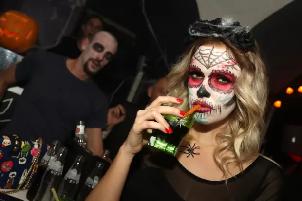 OSIJEK, 31. 10. 2015, HALLOWEEN PARTY, PO OSIJEČKIM KAFIĆIMA. NOĆ VJE&Scaron;TICA. MATRIX.snimio GOJKO MITIĆ