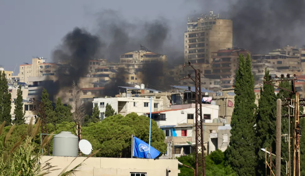 epa11687146 Smoke rises after an Israeli strike on the Haret Saida neighborhood, Sidon, Lebanon, 27 October 2024. According to Lebanon's health ministry, at least eight people were killed and 25 others wounded after an Israeli strike targeted a building in a Sidon neighborhood. More than 2,600 people have been killed and over 12,300 others have been injured in Lebanon since the start of recent escalations of hostilities, the health ministry stated. EPA/STRINGER