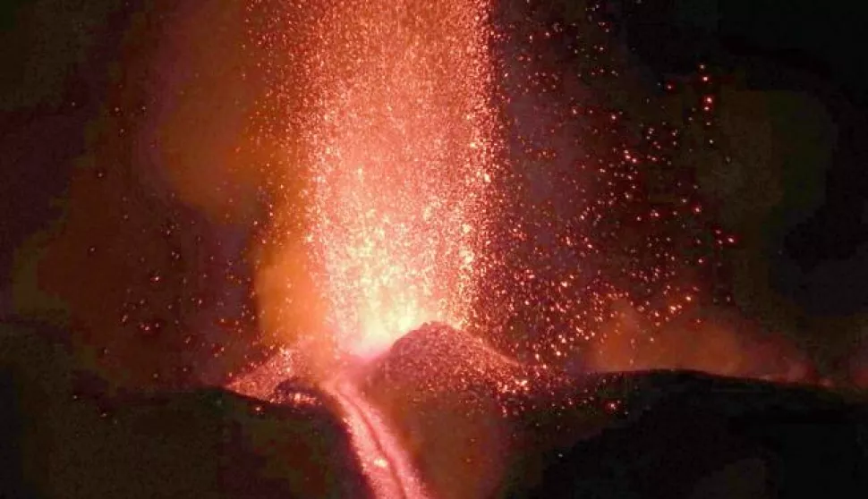 epa05820880 Mount Etna, Europe's most active volcano, belches out a spectacular fountain of lava during an eruption near the Sicilian town of Catania, Italy, 28 February 2017. It is a 'Strombolian' eruption which started on 27 February and is ongoing. EPA/ORIETTA SCARDINO