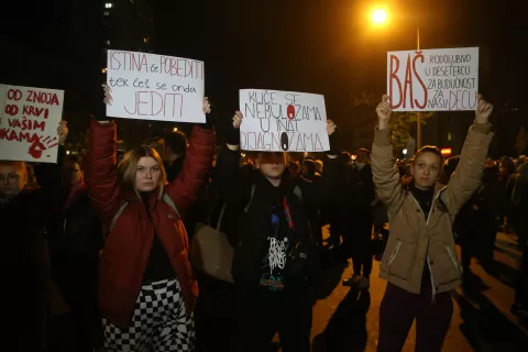 05, November, 2024, Novi Sad - The citizens' protest in Novi Sad started at the scene of the tragedy at the Railway Station, and then the gathered people moved to the City Hall.Photo: F.S./ATAImages05, novembar, 2024, Novi Sad - Gradjanski protest u Novom Sadu je poceo na mestu tragedije na Zeleznickoj stanici, a potom su okupljeni krenuli na Gradskoj kuci. Photo: F.S./ATAImages Photo: F.S./ATAImages/PIXSELL