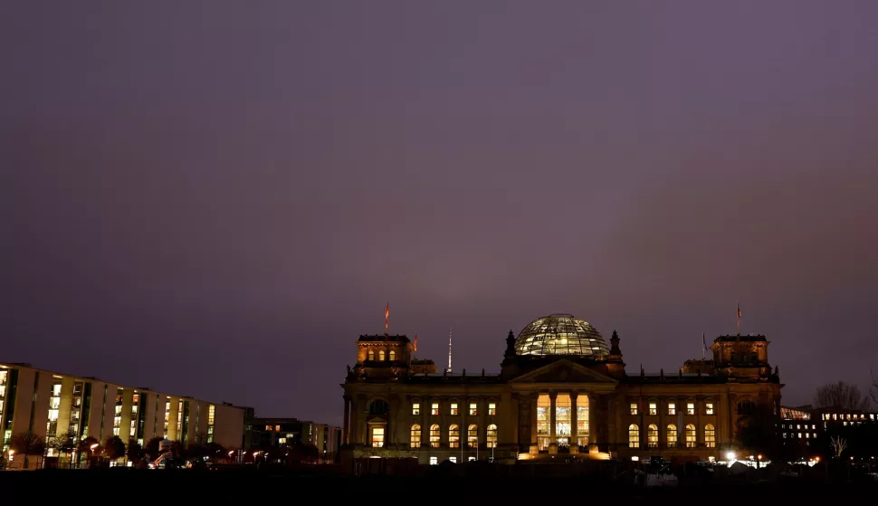 epa11707869 The German parliament Bundestag in Berlin, Germany, 07 November 2024. The German chancellor announced on 06 November, the dismissal of German Finance Minister Lindner in the course of ongoing consultations between parts of the so-called traffic light coalition of SPD, Greens and FDP. EPA/FILIP SINGER