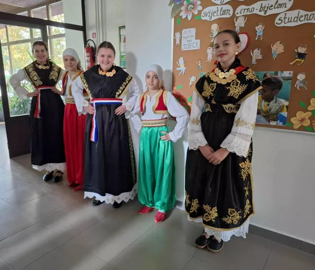 Uvjeti za zdravu prehranu i druženje: Osnovnoj &scaron;koli u Gunji Turska i TIKA darovali kuhinju i blagovaonicu
