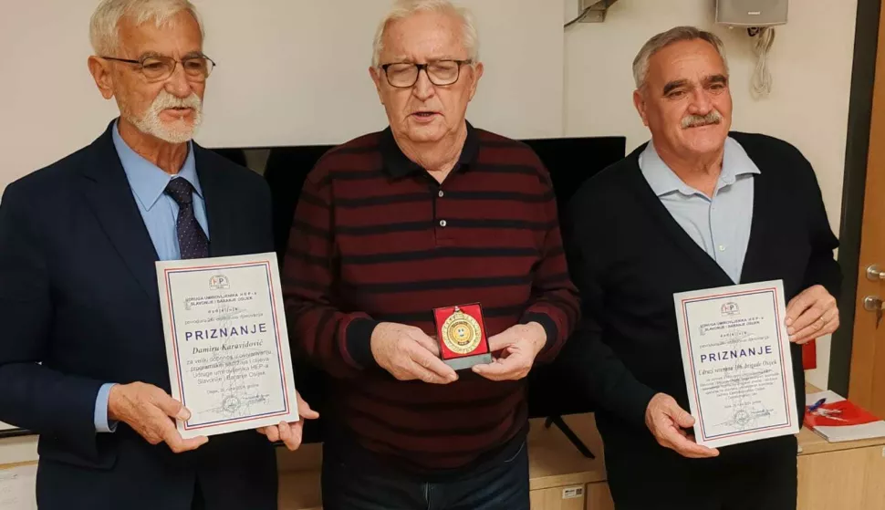 Biv&scaron;i HEP-ovci uručili priznanja Panciću i Karavidoviću