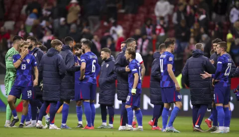 Varšava, 15.10.2024 - Utakmica 4. kola Lige nacija između reprezentacija Poljske i Hrvatske na stadionu Narodowy u Varšavi. Na slici hrvatski igrači Borna Sosa, Joško Gvardiol, Josip Šuštalo, Luka Modrić, Ante Budimir, Luka Sučić na kraju utakmice.foto HINA/ Danijel KASAP/ ds