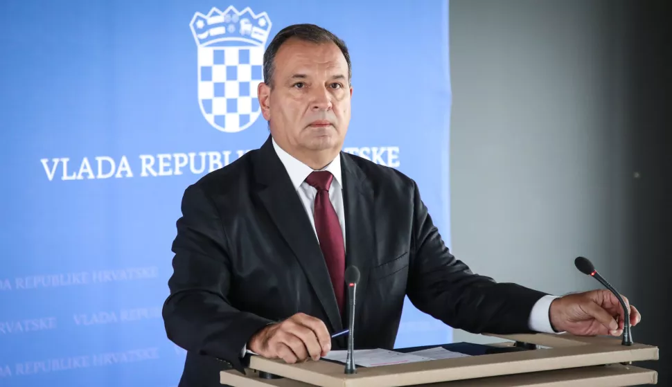 Zagreb, 13.09.2024. Izjava ministra Vilija Beroša nakon Sjednice Vlade RH. Na fotografiji Vili Beroš o liječniku iz Osjeka koji je optužen za silovanje.foto HINA/ Admir BULJUBAŠIĆ/ abu