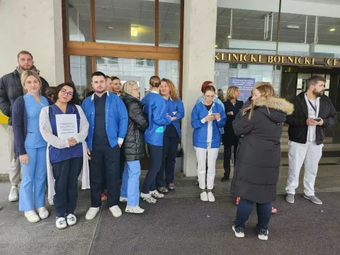 Zagreb, 12.11.2024 - Sindikat Zajedno u utorak je poručio da će štrajk zdravstvenih djelatnika prestati čim ih u Ministarstvu zdravstva (MIZ) pozovu na razgovor oko njihovih zahtjeva, dok su iz Ministarstva odgovorili da oni ne rješavaju samostalno pitanje koeficijenata što traže štrajkaši. foto HINA/ Vedrana LARVA/ ik