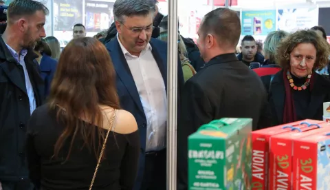 Zagreb, 16.11.2024. Predsjednik Vlade RH Andrej Plenković obi&scaron;ao je 46. međunarodni sajam knjiga Interliber. Na fotografiji Andrej Plenković.foto HINA/ Admir BULJUBA&Scaron;IĆ/ abu