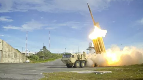 epa05841066 A handout photo made available by the US Department of Defence shows the first of two Terminal High Altitude Area Defense (THAAD) interceptors is launched during a successful intercept test at an undisclosed location in the USA, 10 September 2013. China on 10 March 2017 asked the South Korean government to stop deploying THAAD system from the US to South Korea. EPA/Ralph Scott/Missile Defense Agency/HANDOUT HANDOUT EDITORIAL USE ONLY