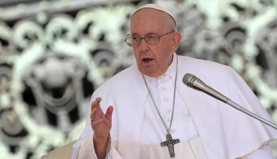 epa10677488 Pope Francis leads the weekly general audience in Saint Peter's Square, Vatican City, 07 June 2023. At the end of the General Audience, Pope Francis was admitted to Rome's Gemelli hospital where he will undergo abdominal surgery on 07 June afternoon, the Holy See announced. The pontiff is expected to remain in hospital for few days to allow for full recovery. EPA/ETTORE FERRARI