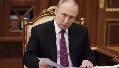 epa11720918 Russian President Vladimir Putin listens to Liberal Democratic Party Leader Leonid Slutsky during a meeting at the Kremlin, in Moscow, Russia, 14 November 2024. EPA/VYACHESLAV PROKOFYEV/SPUTNIK/KREMLIN POOL MANDATORY CREDIT