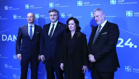 Zagreb.25.11.2024. - Održana je konferencija Dan poduzetnika, u organizaciji Hrvatske udruge poslodavaca (HUP). Nakon uvodnih govora čelnika HUP-a i premijera Andreja Plenkovića, predstavljena je Inicijativa Hrvatske udruge poslodavaca o ravnopravnosti na rukovodećim pozicijama te Bijela knjiga HUP-a.Na slici Andrej Plenković,Irena Weber i Ivan Mišetić.foto HINA/ Tomislav Pavlek/ tp