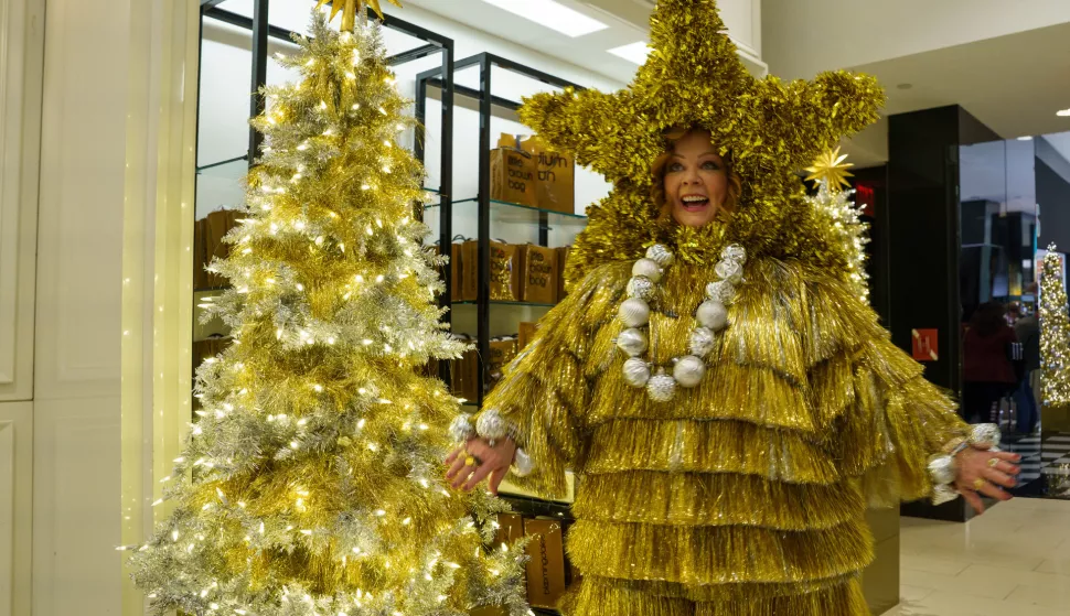 GENIE -- Pictured: Melissa McCarthy as Flora -- (Photo by: Stephanie Mei-Ling/Universal Pictures/Peacock)