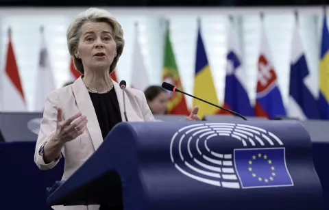 epa11743074 European Commission President Ursula von der Leyen speaks during a debate on 'Presentation by the Commission President-elect of the College of Commissioners and its programme' at the European Parliament in Strasbourg, France, 27 November 2024. The EU Parliament's session runs from 25 till 28 November 2024. EPA/RONALD WITTEK