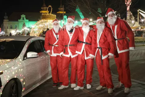 Osijek, 30. 11. 2024., Tvrđa, Trg Sv. Trojstva, Advent u Osijeku, Advent 2024, otvaranje, paljenje lampica SNIMIO BRUNO JOBST