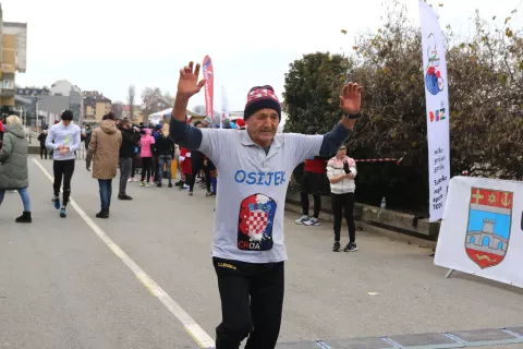 Osijek, 01. 12. 2024, Promenada kod Picassa. Start utrke i prvi dolasci na cilj, utrke Osijek trči - i ti to možeš, daruj svoje kilometre.snimio GOJKO MITIĆ