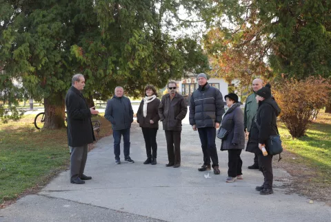 Osijek, 02. 12. 2024., Osječki perivoji, parkovi, park, perivoj, Vlado Pest - vodič SNIMIO BRUNO JOBST