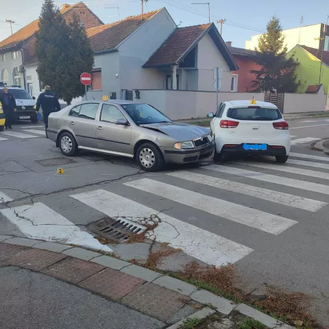 Sudar na križanju Zvečevske i Dalmatinske ulice u osječkoj Retfali