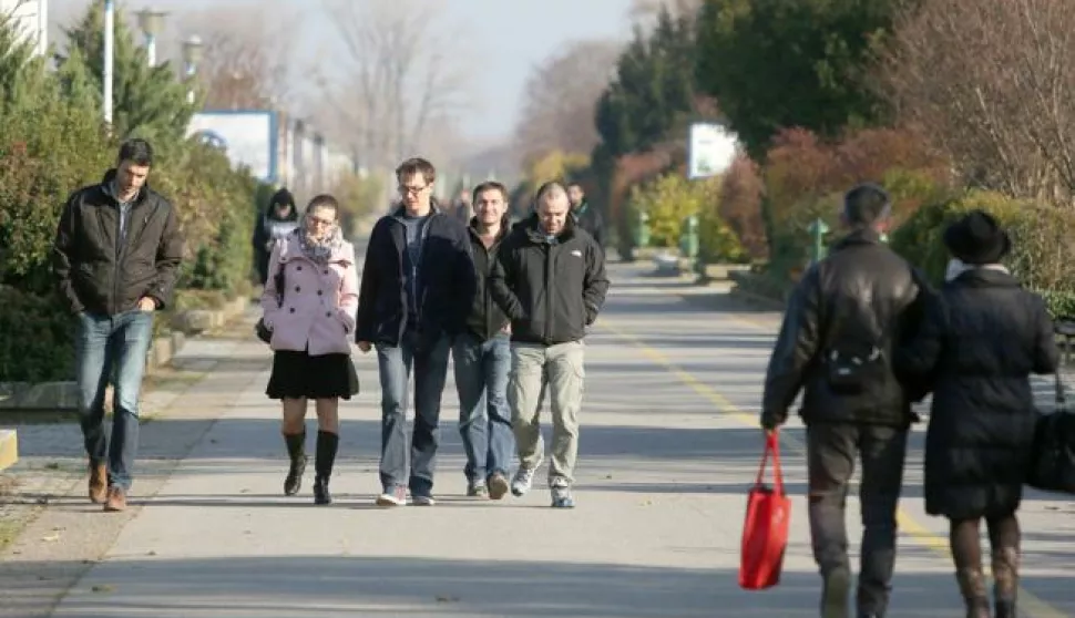 snimio Davor KIBEL, Osijek, 21.11.2016.  Promenada, slobodnjak, etnja, toplo vrijeme