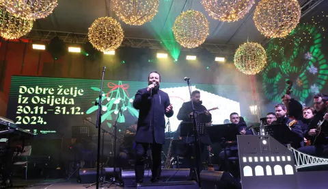 Osijek, 02. 12. 2024, Tvrđa, Advent u Tvrđi i koncet Kićini hitovi.snimio GOJKO MITIĆ