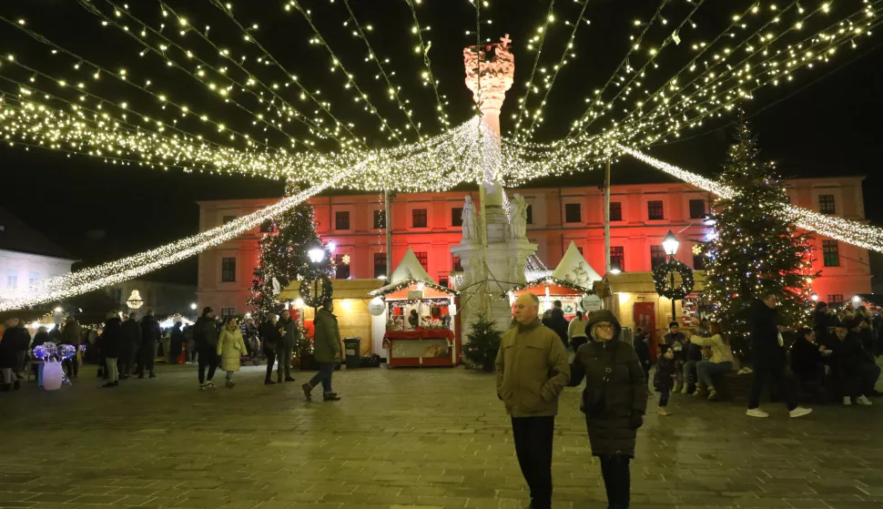 Osijek, 02. 12. 2024, Tvrđa, Advent u Tvrđi i koncet Kićini hitovi.snimio GOJKO MITIĆ