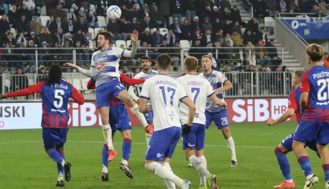 Osijek, 24. 11. 2024, Opus Arena, nogmoet, SupeSport HNL, Osijek - Hajduk.Marko Soldo (14), Arnel Jakupović (17) Vedran Jugović (7) Luka Jelinić (26).snimio GOJKO MITIĆ