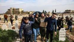 epaselect epa11756388 People carry the body of Syrian photojournalist Anas al-Kharboutli, who was killed in an airstrike, during his funeral procession in Idlib, Syria, 04 December 2024. Al-Kharboutli was killed on 04 December in an airstrike on Murk city, Hama countryside, while covering the ongoing fighting between opposition and government forces, according to the Syrian Observatory for Human Rights (SOHR). The Syrian Journalists Association warned on 01 December that journalists covering the recent military developments in Syria are facing dangers and direct targeting threatening their lives. Syrian opposition forces, led by the Islamist militant group Hayat Tahrir al-Sham (HTS), launched an offensive on 27 November, taking large parts of Aleppo, Syria's second-largest city. The offensive triggered counterattacks by the Syrian regime forces as well as Russian and Syrian airstrikes on opposition-controlled areas. SOHR stated that the fighting left more than 600 people dead as of 03 December. EPA/MOHAMMED AL RIFAI