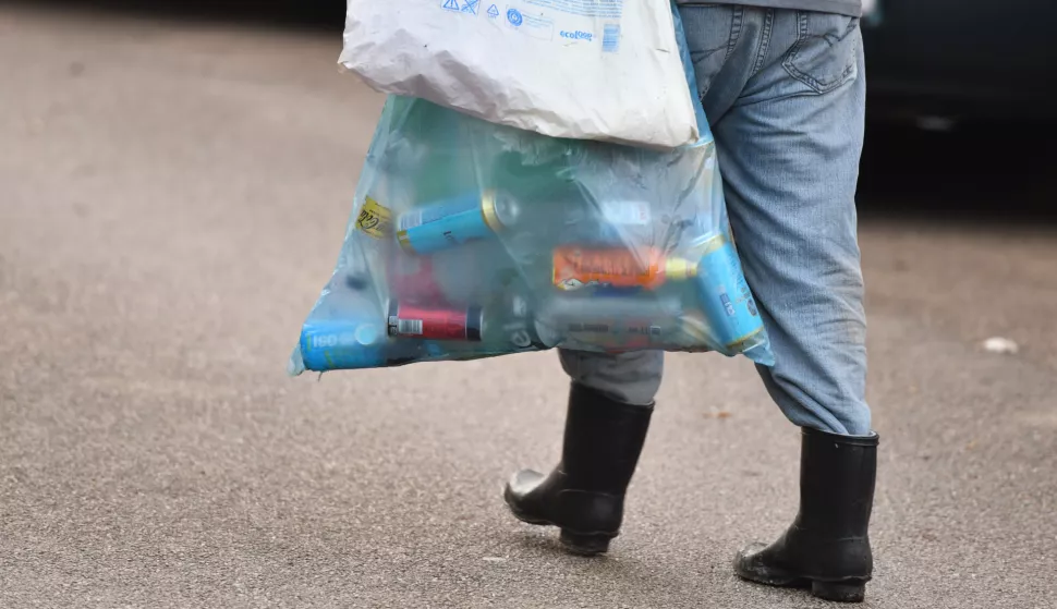 27.10.2024., Sibenik - Od 1.sijecnja 2025 povecava se naknada za povrat PET ambalaze sa 7 na 10 centi. Photo: Hrvoje Jelavic/PIXSELL